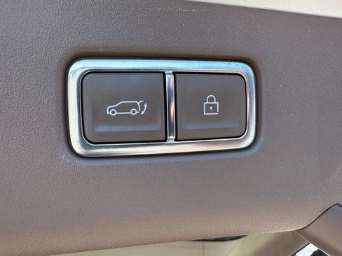 Used 2024 Kia EV9 GT-Line AWD/4WD image 16