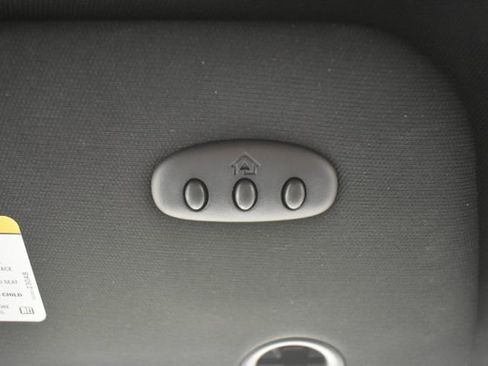 Used 2017 Dodge Grand Caravan SXT w/ Driver Convenience Group image 29