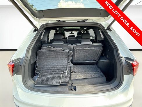 Used 2024 Volkswagen Tiguan SE R-Line image 26