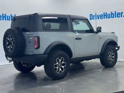 Used 2024 Ford Bronco Badlands image 8