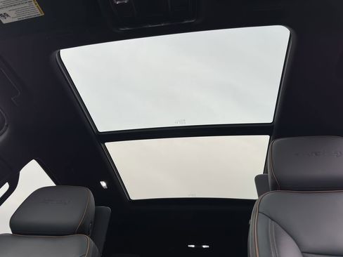 Used 2025 GMC Yukon AT4 w/ AT4 Premium Plus Package image 23