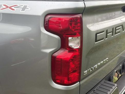 Used 2023 Chevrolet Silverado 1500 Custom AWD/4WD image 7