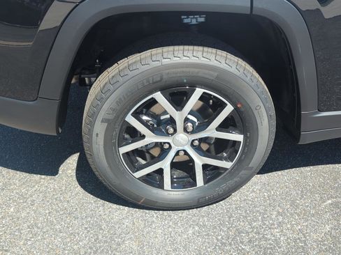 New 2025 Jeep Grand Cherokee Limited image 8