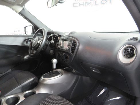 Used 2017 Nissan Juke S image 12