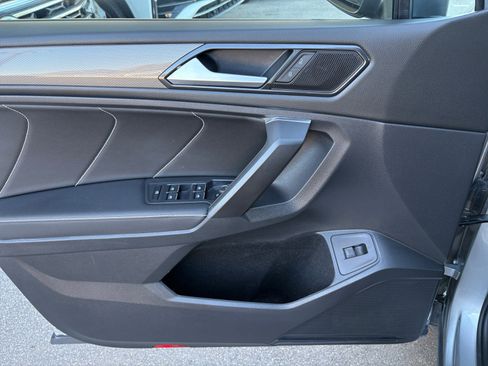 Certified 2022 Volkswagen Tiguan SE image 23