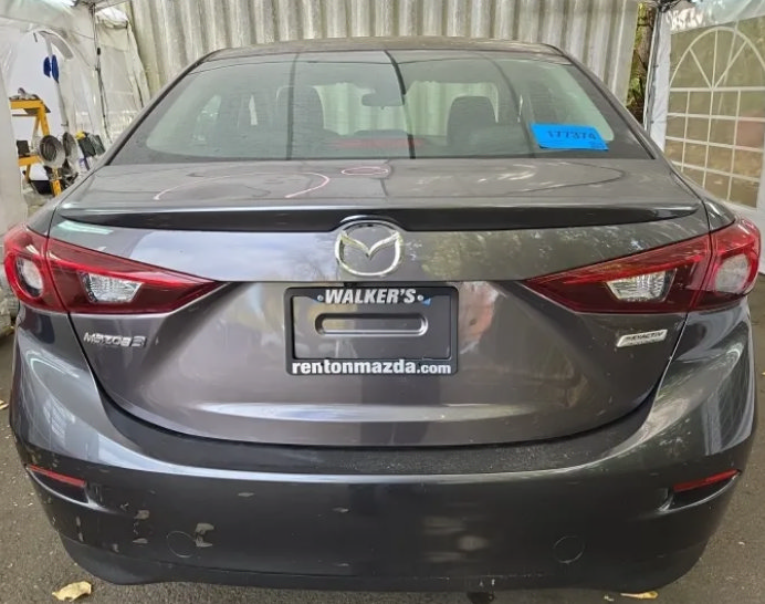Used 2018 MAZDA MAZDA3 Touring FWD image 3