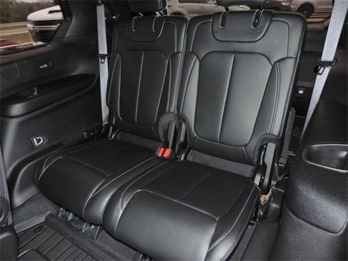 Used 2025 Jeep Grand Cherokee L Limited image 16