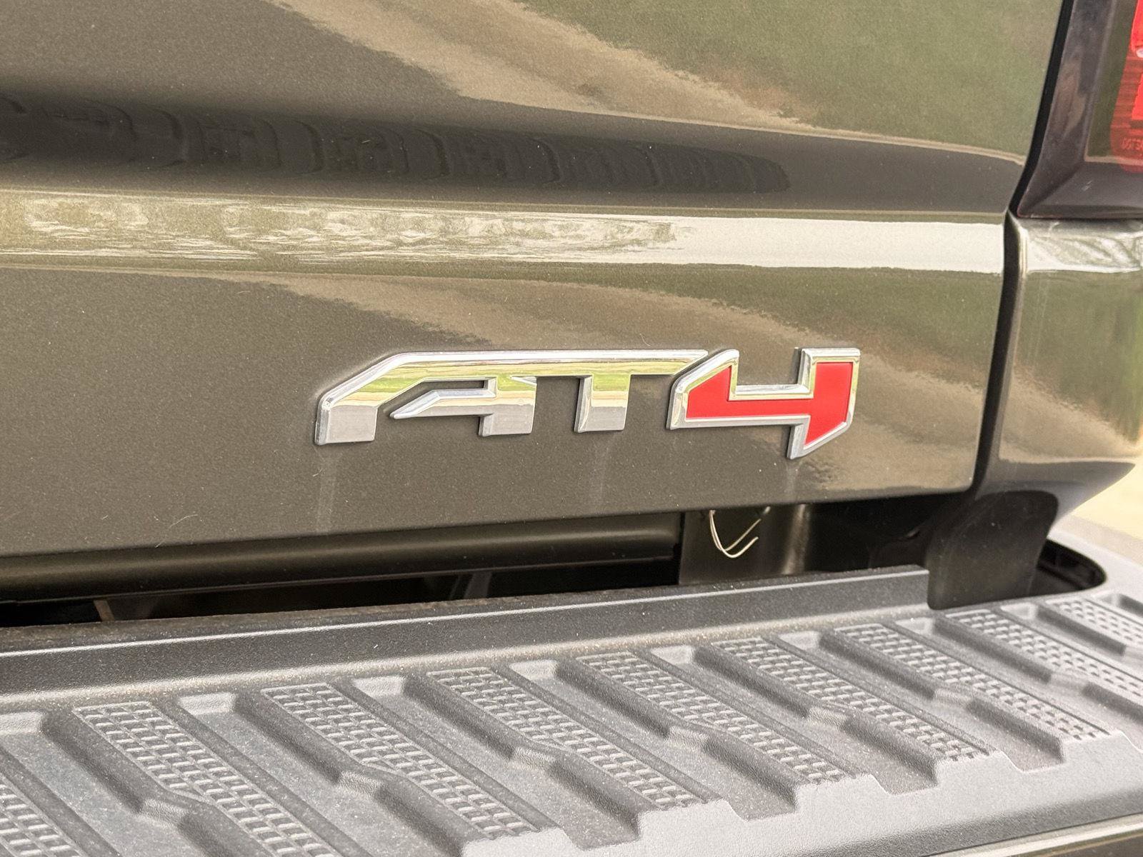 Used 2022 GMC Sierra 2500 AT4 AWD/4WD image 16