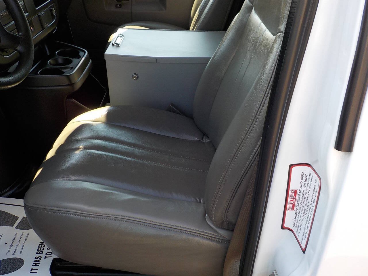 Used 2021 Chevrolet Express 2500 w/ Driver Convenience Package RWD image 12