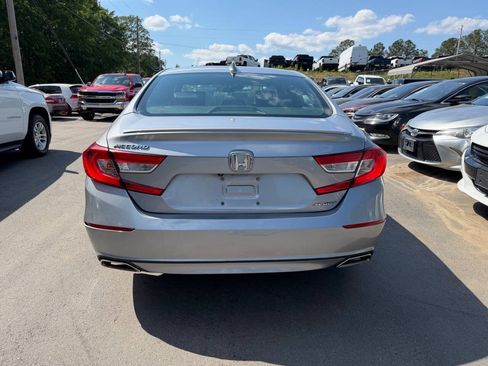 Used 2018 Honda Accord Sport image 6