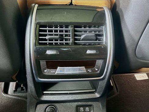 Used 2020 BMW X7 xDrive40i w/ Premium Package image 26