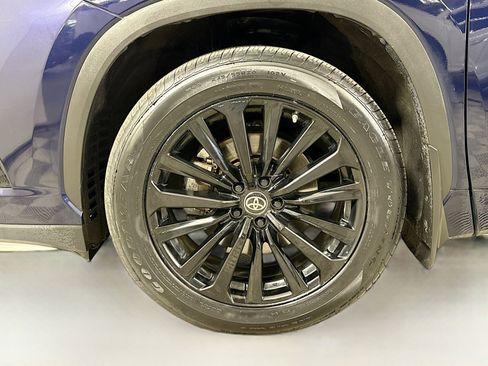 Used 2023 Toyota Highlander XSE image 30