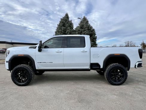 New 2026 GMC Sierra 2500 Denali w/ Denali Reserve Package image 2