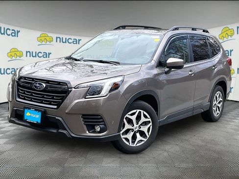 Used 2024 Subaru Forester Premium image 3
