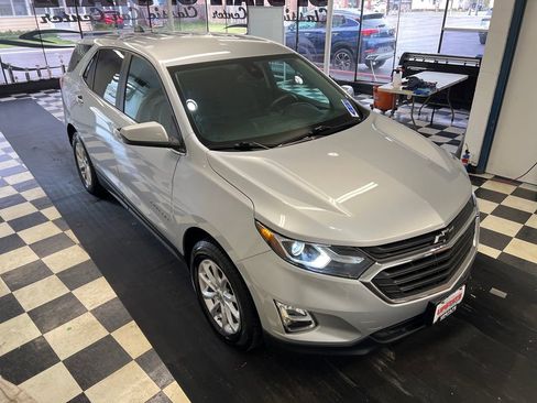 Used 2021 Chevrolet Equinox LT AWD/4WD image 16
