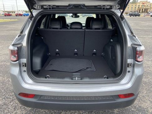 Used 2022 Jeep Compass Altitude w/ Sun and Sound Group image 23