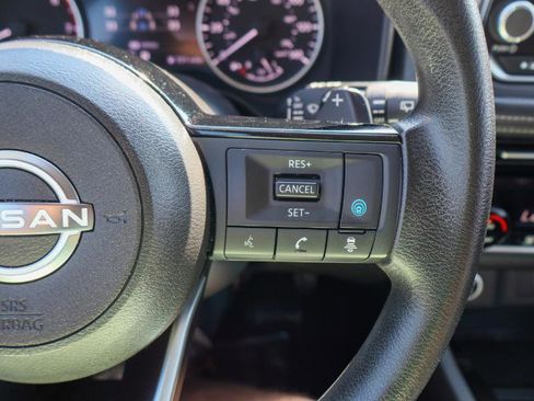 Used 2022 Nissan Rogue SV image 15