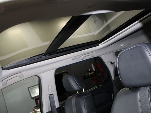 Used 2025 Honda Pilot Touring image 43