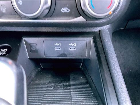 Used 2025 Nissan Kicks SV image 30