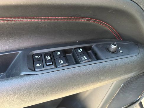 Used 2025 Jeep Compass Trailhawk AWD/4WD image 16