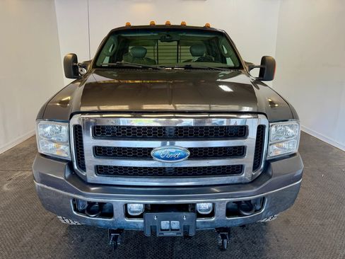 Used 2006 Ford F350 Lariat AWD/4WD image 3