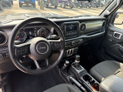 Used 2020 Jeep Wrangler Sport AWD/4WD image 19