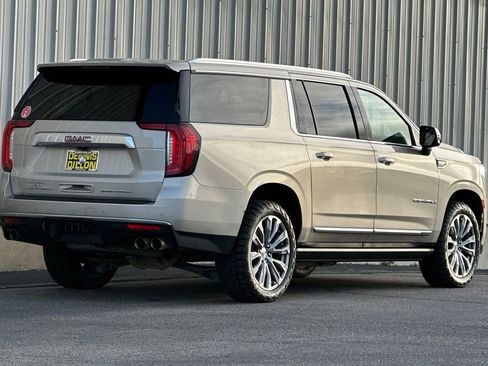 Used 2021 GMC Yukon XL Denali w/ Denali Premium Package image 4