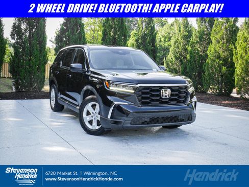 Used 2023 Honda Pilot LX image 1