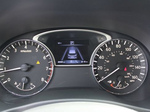 Used 2018 Nissan Pathfinder SL w/ SL Premium Package FWD image 26