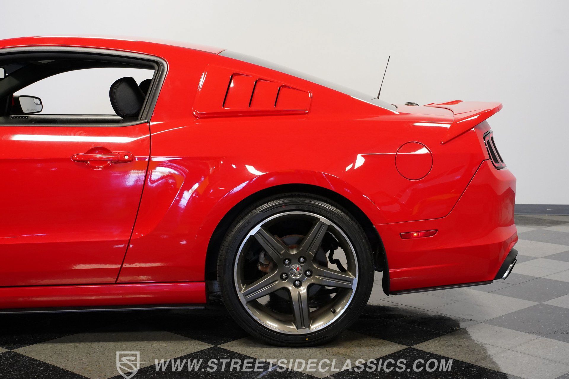 Used 2014 Ford Mustang GT Premium w/ GT Track Package RWD image 25