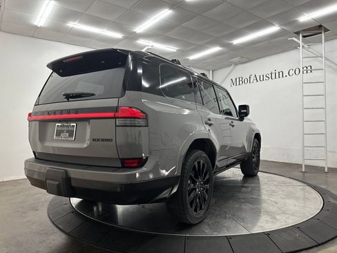 Used 2024 Lexus GX 550 w/ Accessory Package (Z1) AWD/4WD image 7
