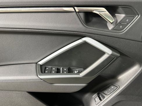 Used 2025 Audi Q3 2.0T Premium image 10