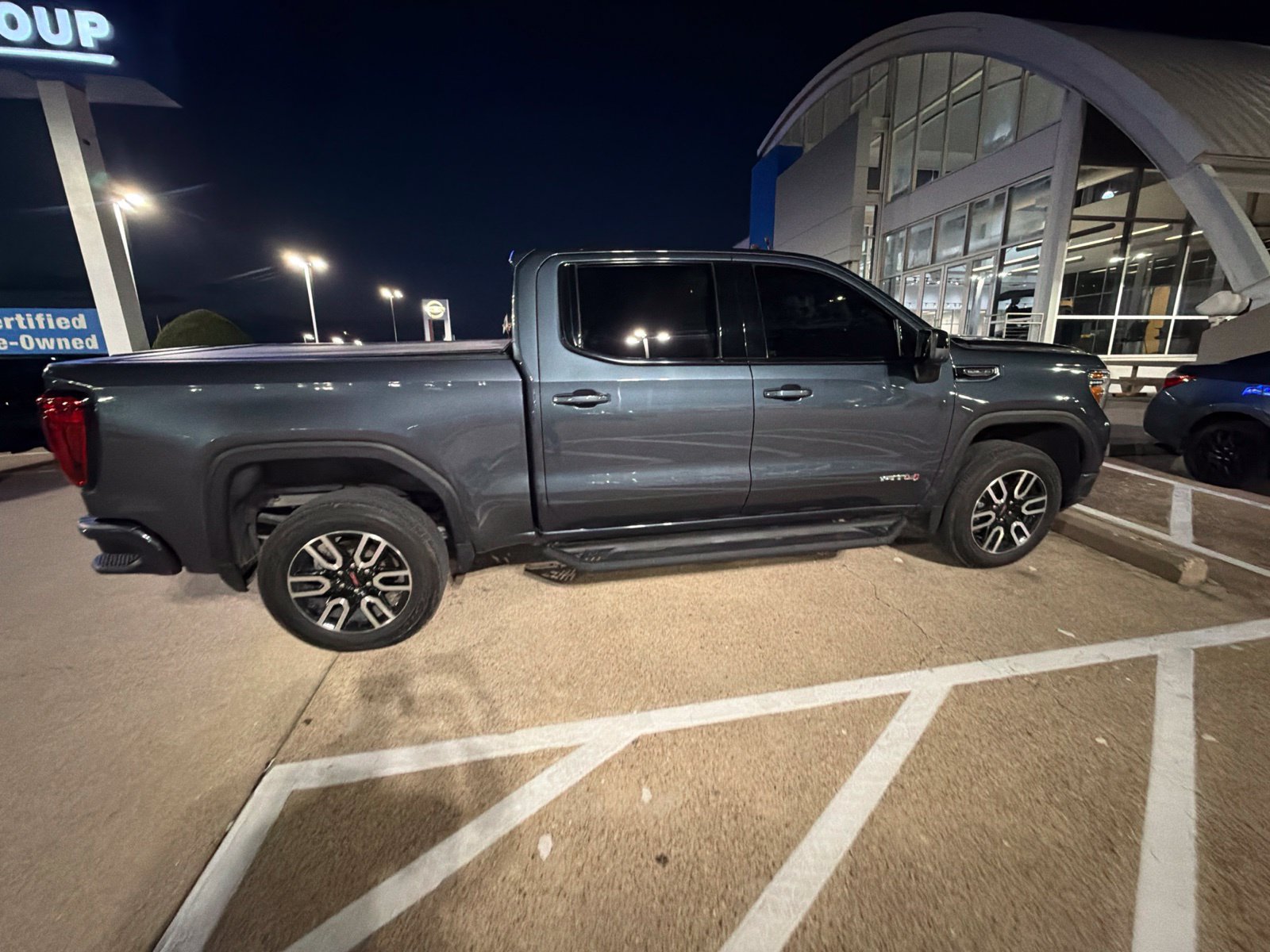 Used 2021 GMC Sierra 1500 AT4 w/ AT4 Premium Package AWD/4WD image 17