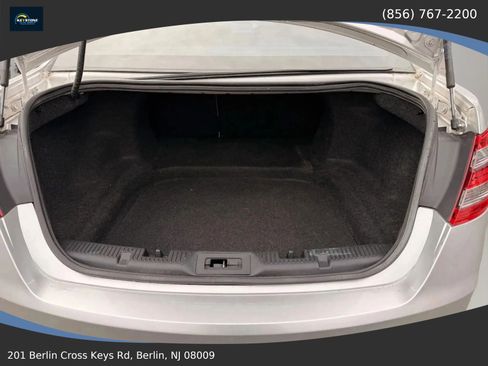 Used 2016 Ford Taurus SE FWD image 34