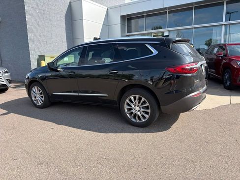 Used 2018 Buick Enclave Essence w/ Trailering Package AWD/4WD image 10