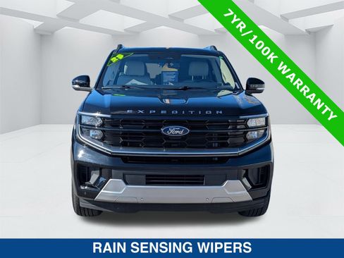 Certified 2025 Ford Expedition Platinum image 8