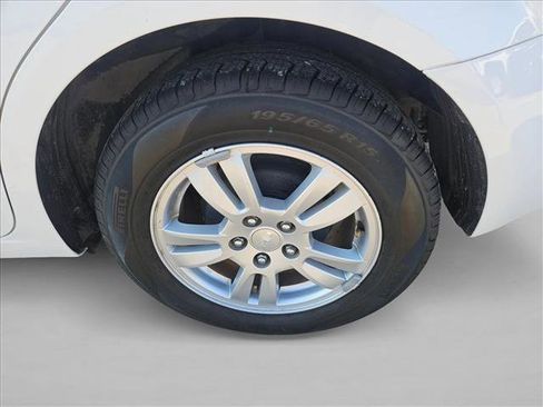 Used 2015 Chevrolet Sonic LT image 7