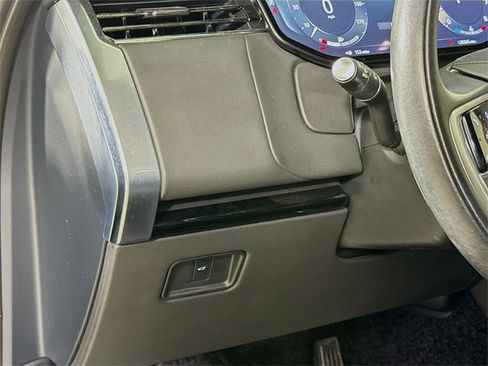 Certified 2025 Land Rover Range Rover SE image 10