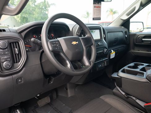 Used 2025 Chevrolet Silverado 1500 Custom image 16