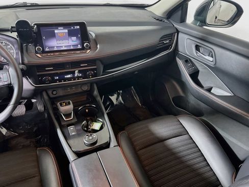 Used 2025 Nissan Rogue SV AWD/4WD image 20