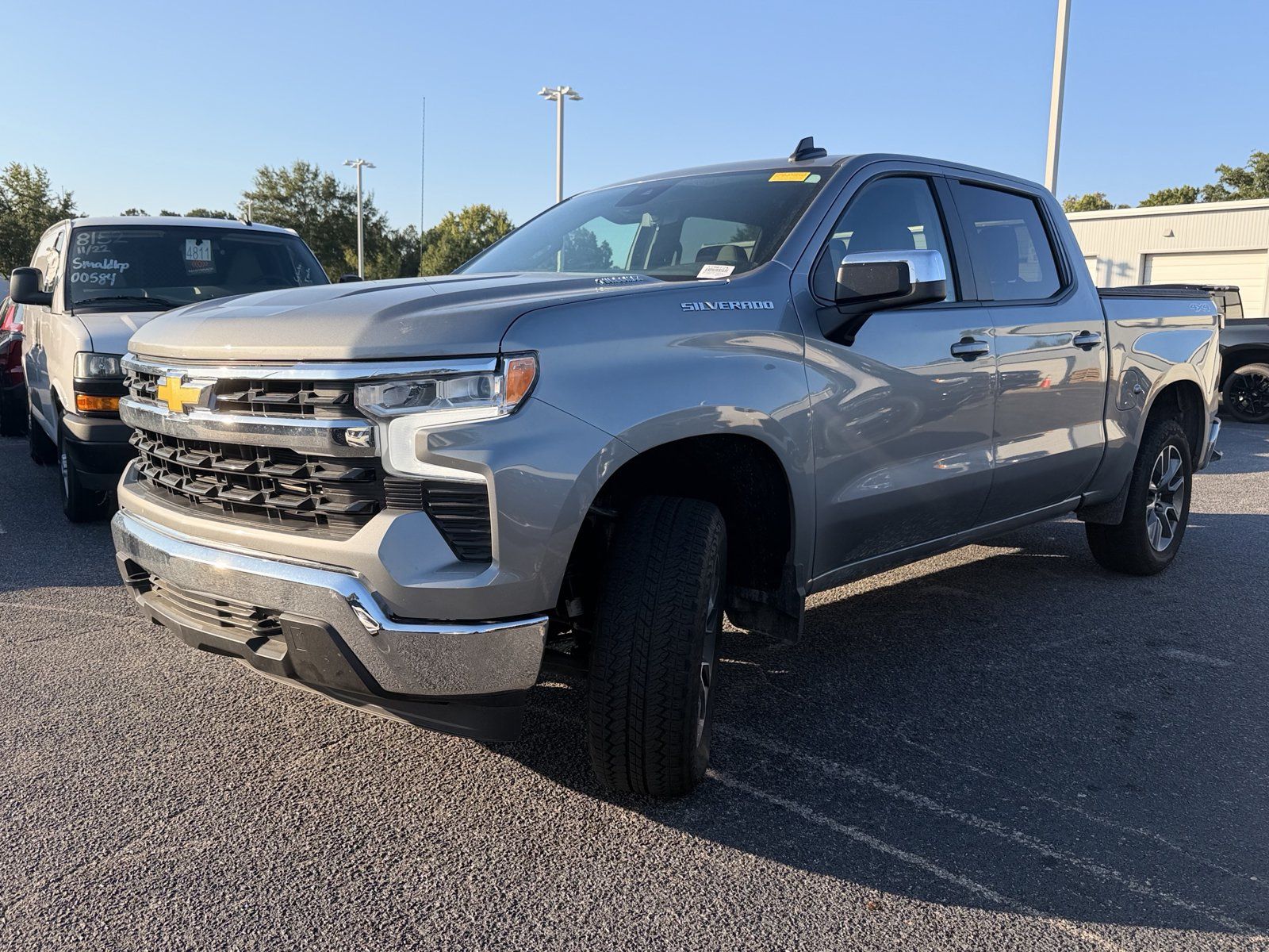 Used 2025 Chevrolet Silverado 1500 LT AWD/4WD image 7