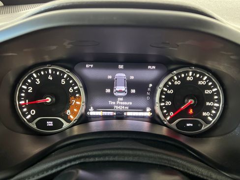 Used 2017 Jeep Renegade Latitude w/ Popular Equipment Group image 20