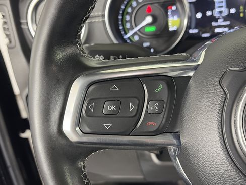 Used 2023 Jeep Wrangler Sahara w/ Cold Weather Group AWD/4WD image 31