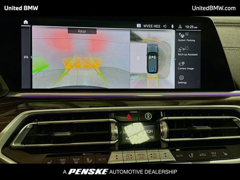 Used 2023 BMW X5 xDrive45e image 9