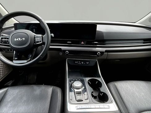 Certified 2025 Kia Carnival EX FWD image 7