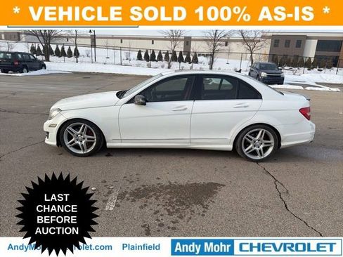 Used 2013 Mercedes-Benz C 300 4MATIC Sedan image 2