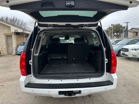 Used 2010 GMC Yukon XL SLT w/ SLT-2 Equipment Package image 13