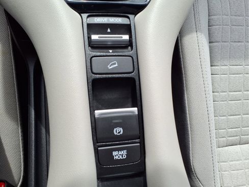 Certified 2023 Honda HR-V LX image 20