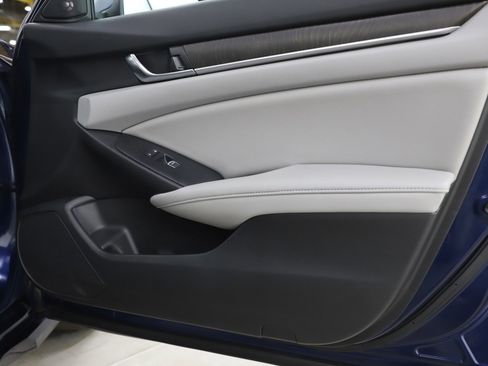 Used 2020 Honda Accord EX-L image 9