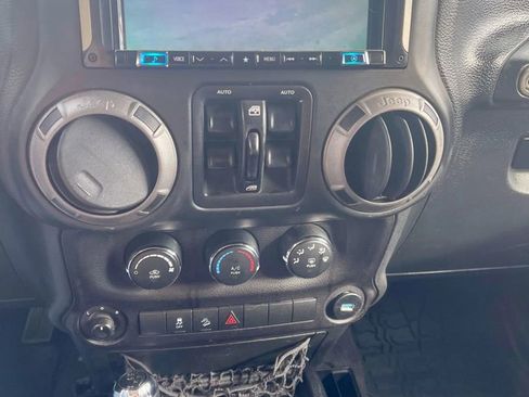 Used 2016 Jeep Wrangler Unlimited Sport image 7